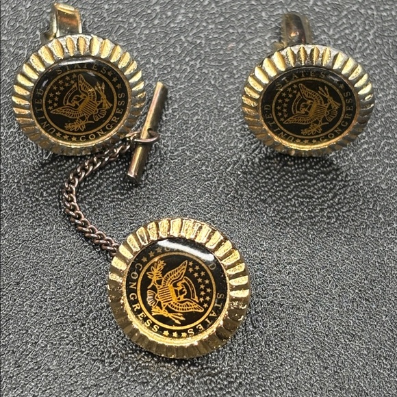 Gold and Black Cufflinks and Tie Clip Set - Picture 1 of 3